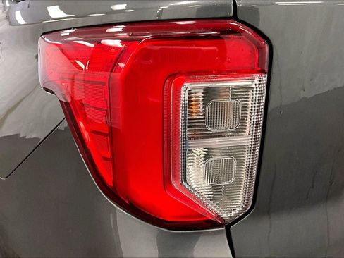 Certified 2022 Ford Explorer XLT w/ Equipment Group 202A image 29