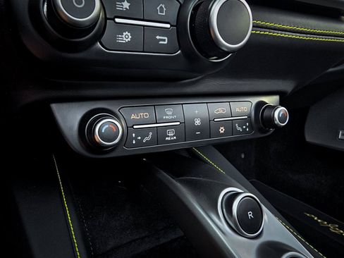 Used 2019 Ferrari Portofino RWD image 14