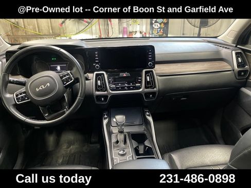 Used 2022 Kia Sorento S w/ Panoramic Sunroof Package AWD/4WD image 18