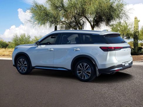 Certified 2026 INFINITI QX60 Luxe w/ Cargo Package FWD image 3