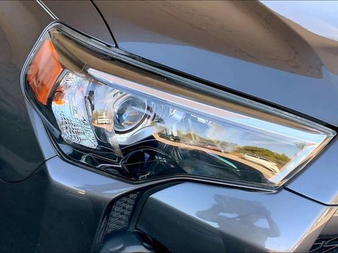 Used 2019 Toyota 4Runner SR5 Premium image 26