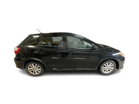 Used 2010 Toyota Matrix image 2