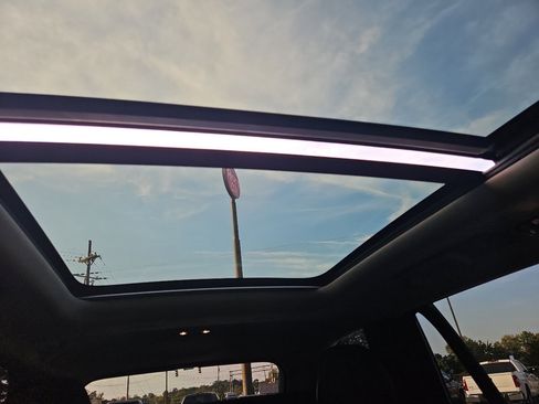 Used 2019 Volvo XC90 T5 Momentum w/ Multimedia Package image 32