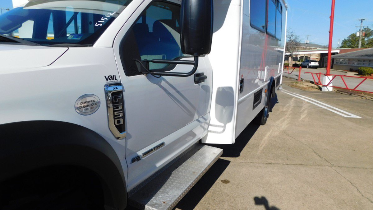 Used 2017 Ford F550 2WD Regular Cab Super Duty w/ XL Value Package image 10