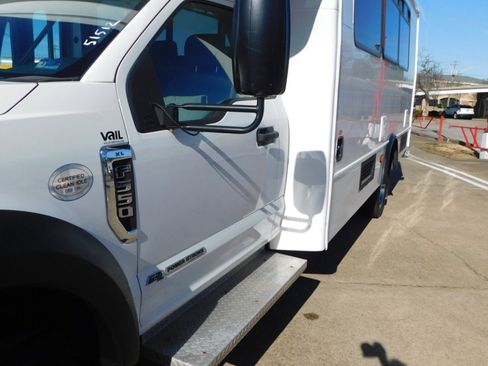 Used 2017 Ford F550 2WD Regular Cab Super Duty w/ XL Value Package image 10