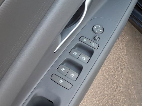 Used 2022 Hyundai Elantra SEL w/ Preferred Accessory Package FWD image 14