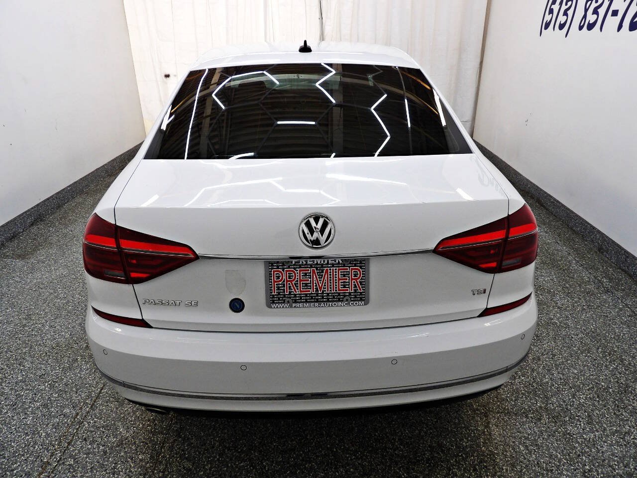 Used 2017 Volkswagen Passat 1.8T SE FWD image 5