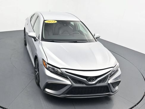 Used 2024 Toyota Camry SE FWD image 25