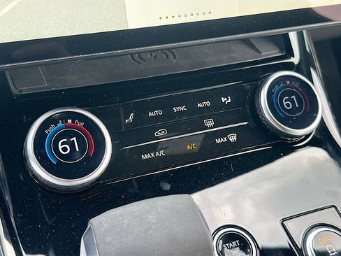 Used 2023 Land Rover Range Rover Sport SE Dynamic image 16