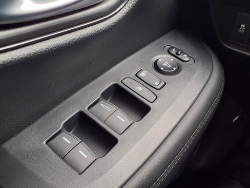 Certified 2026 Honda HR-V LX image 10