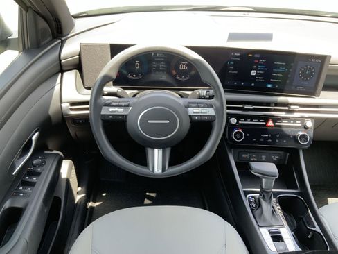Used 2025 Hyundai Santa Cruz SEL AWD/4WD image 25