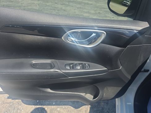 Used 2017 Nissan Sentra SV FWD image 13