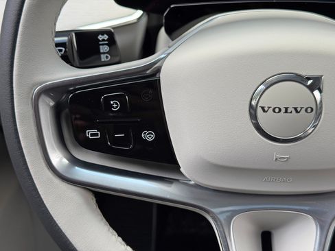 Used 2025 Volvo EX90 Ultra AWD/4WD image 20