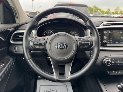 Used 2017 Kia Sorento AWD w/ LX Convenience Package image 15
