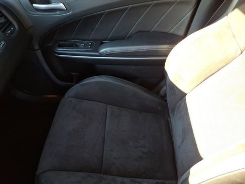 Used 2022 Dodge Charger R/T w/ Plus Group image 31