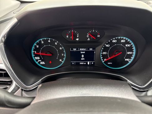 Used 2022 Chevrolet Equinox LS image 14