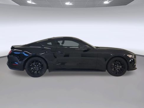 Used 2017 Ford Mustang GT Premium w/ Black Accent Package RWD image 6