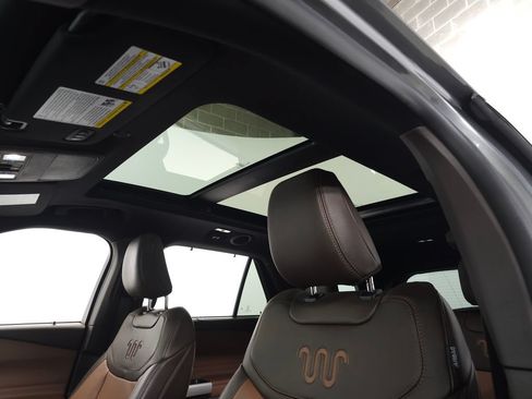 Used 2023 Ford Explorer King Ranch w/ Technology Package AWD/4WD image 19