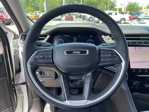 Used 2023 Jeep Grand Cherokee Limited AWD/4WD image 26