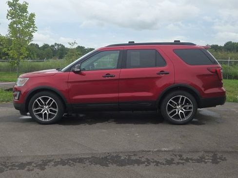 Used 2016 Ford Explorer Sport w/ Equipment Group 401A AWD/4WD image 17