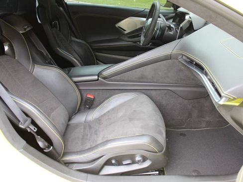Used 2022 Chevrolet Corvette Stingray Premium Cpe w/ Z51 Performance Package RWD image 21