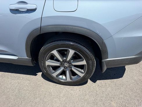 Used 2025 Honda Pilot Touring image 9
