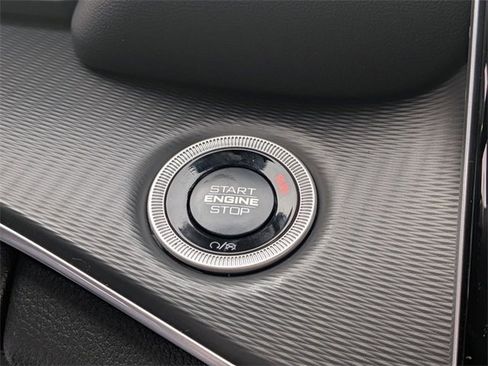 New 2025 Jeep Grand Cherokee Altitude image 22