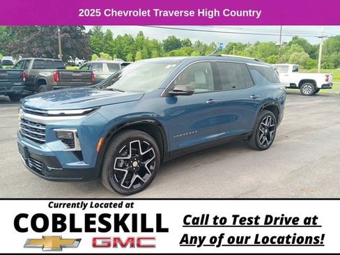 Used 2025 Chevrolet Traverse High Country AWD/4WD image 10