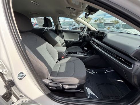 Used 2025 Kia K4 FWD image 35