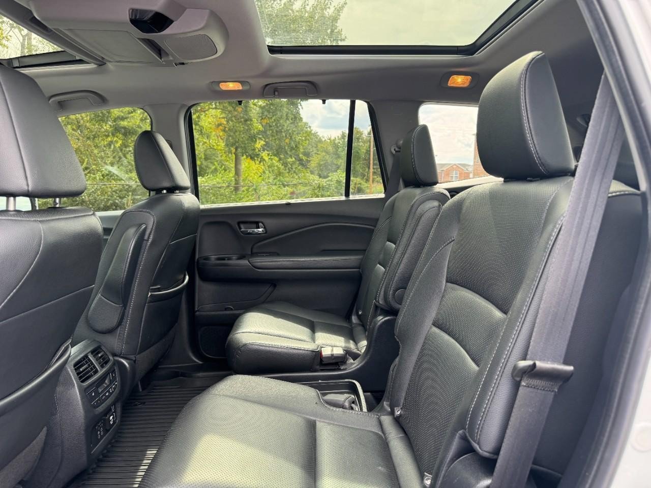 Used 2020 Honda Pilot Elite image 12