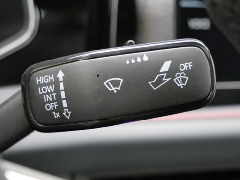 Certified 2025 Volkswagen Jetta GLI Autobahn image 33