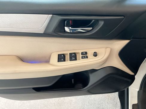 Used 2016 Subaru Outback 2.5i Premium image 13