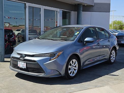 Used 2023 Toyota Corolla LE image 2