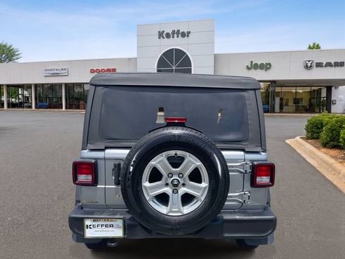 Used 2018 Jeep Wrangler Sport AWD/4WD image 5
