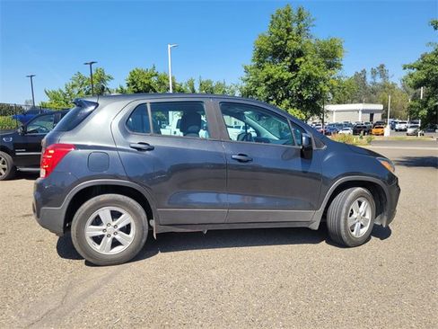 Used 2019 Chevrolet Trax LS image 3