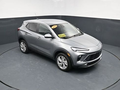 Used 2025 Buick Encore GX Preferred AWD/4WD image 33
