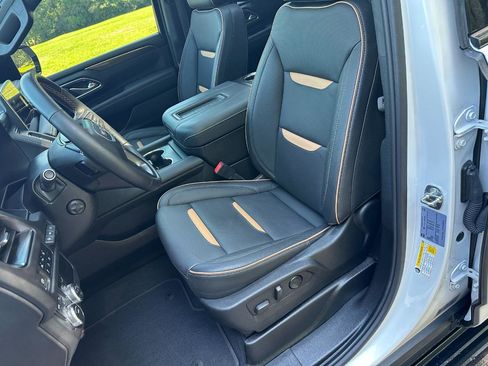 Used 2024 GMC Yukon AT4 w/ Technology Package AWD/4WD image 14