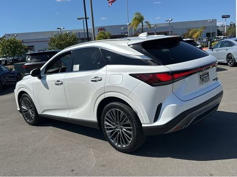 New 2026 Lexus RX 450h AWD image 4