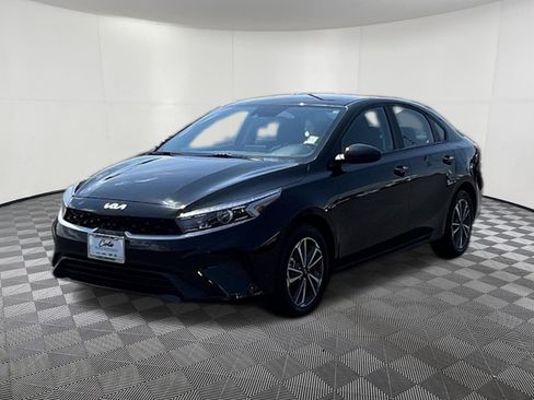 Used 2024 Kia Forte LXS FWD image 3