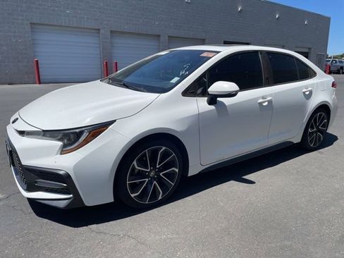 Used 2021 Toyota Corolla SE w/ SE Premium Package FWD image 4