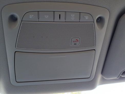 Used 2016 Nissan Rogue SL image 25