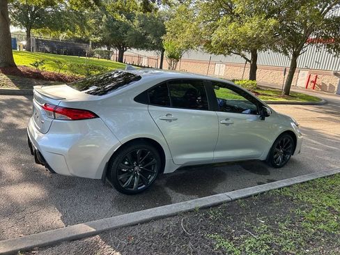 Certified 2025 Toyota Corolla SE FWD image 6