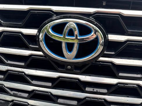 Used 2022 Toyota Tundra Capstone AWD/4WD image 13