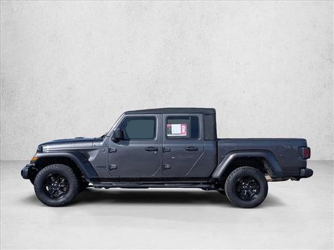 Used 2022 Jeep Gladiator Willys image 8