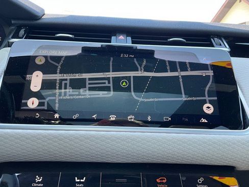 Used 2018 Land Rover Range Rover Velar R-Dynamic SE AWD/4WD image 20