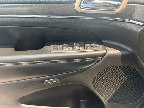 Used 2017 Jeep Grand Cherokee Limited AWD/4WD image 21
