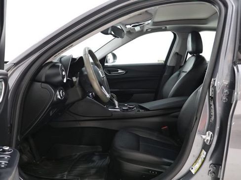 Used 2017 Alfa Romeo Giulia AWD image 16