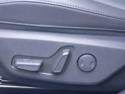 Certified 2025 Kia Niro EX w/ EX Cold Weather Package FWD image 16