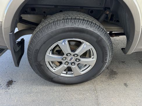 Used 2018 Ford F150 Lariat w/ Equipment Group 502A Luxury image 42