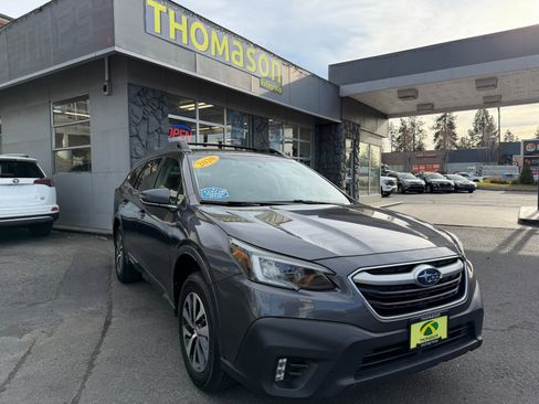 Used 2020 Subaru Outback Premium image 7